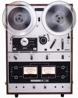 AKAI M-10